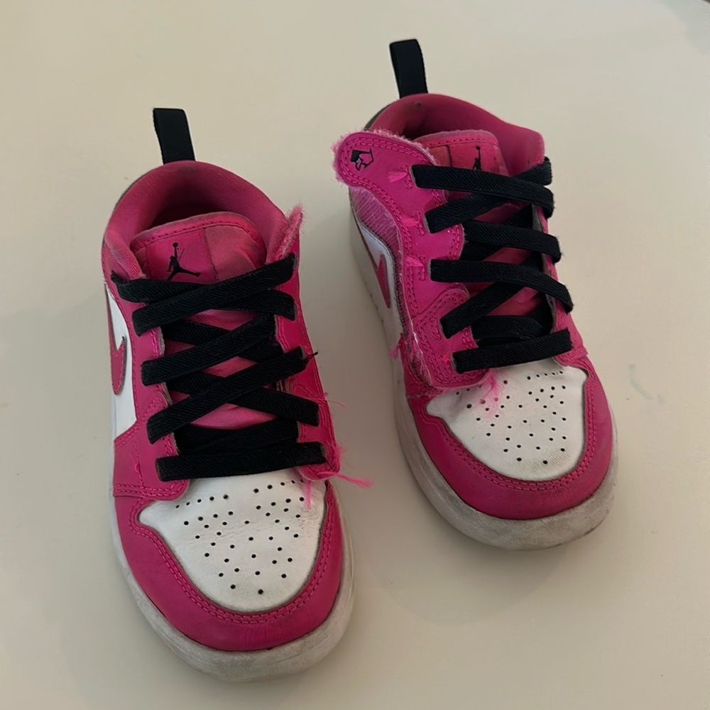 Children’s Nike Hot Pink and Black shoes